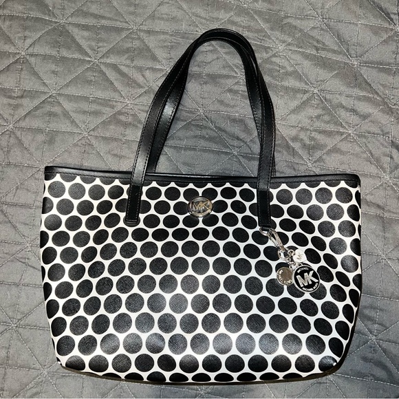 Michael Kors Kiki Tote - Picture 1 of 12
